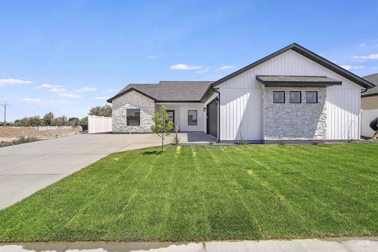 941 Gregory Way - Photo 1