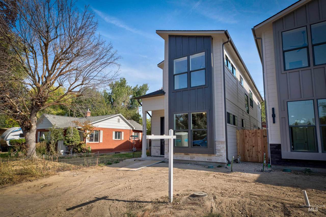 2106 35th Street - Photo 1