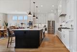 8253 Brooks Dr - Photo 18