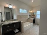 1011 Thunder Mountain St - Photo 10