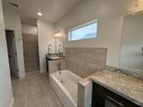 1011 Thunder Mountain St - Photo 11
