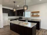 1011 Thunder Mountain St - Photo 3