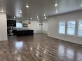1011 Thunder Mountain St - Photo 6