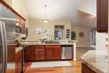 2858 Cloverdale Rd - Photo 15