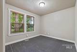 927 Lockhart Ln - Photo 13