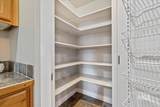 927 Lockhart Ln - Photo 4