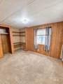 715 Center St - Photo 14