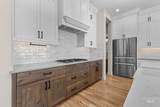 8376 Brooks Dr - Photo 12