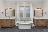 8376 Brooks Dr - Photo 17