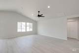 1725 Pegasus Peak Ave - Photo 11