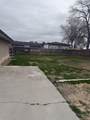 743 Lawrence Ave - Photo 10