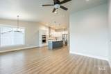 318 Red Rose St - Photo 11