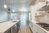 318 Red Rose St - Photo 5