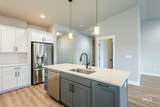 318 Red Rose St - Photo 6