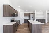 15290 Queensbury Ave - Photo 5