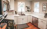 814 Baker St - Photo 3