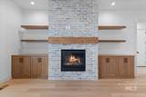 1360 Jordan Ln - Photo 6