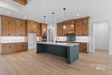 1360 Jordan Ln - Photo 8