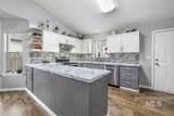1003 Lauren Ln - Photo 4
