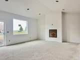 516 Maple Court - Photo 4