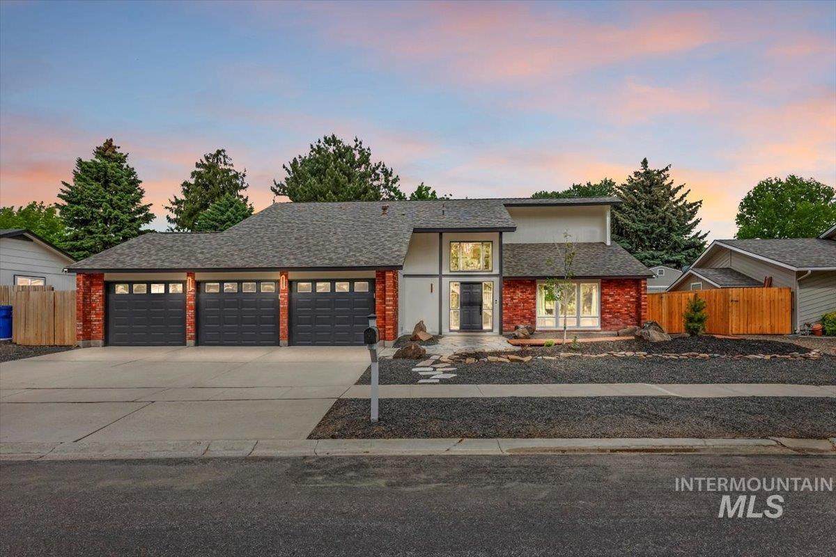 898 Pebble Beach Way - Photo 1