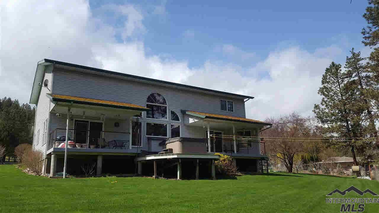 824 Ridgewood Drive - Photo 1