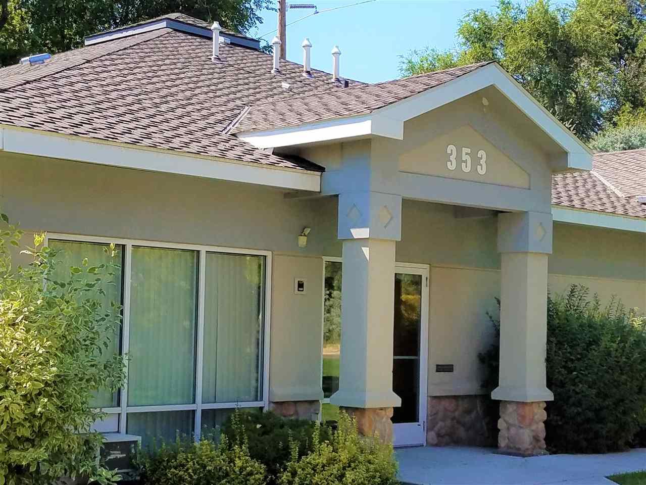 353 Iowa - Photo 1