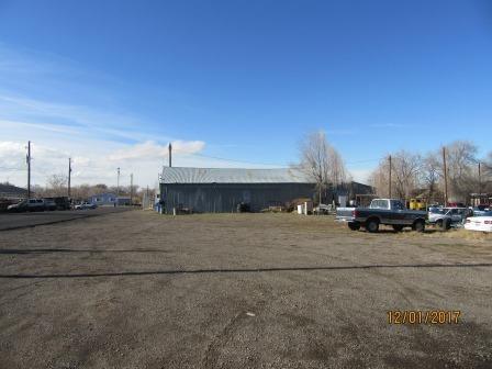 922 Delong Ave - Photo 1