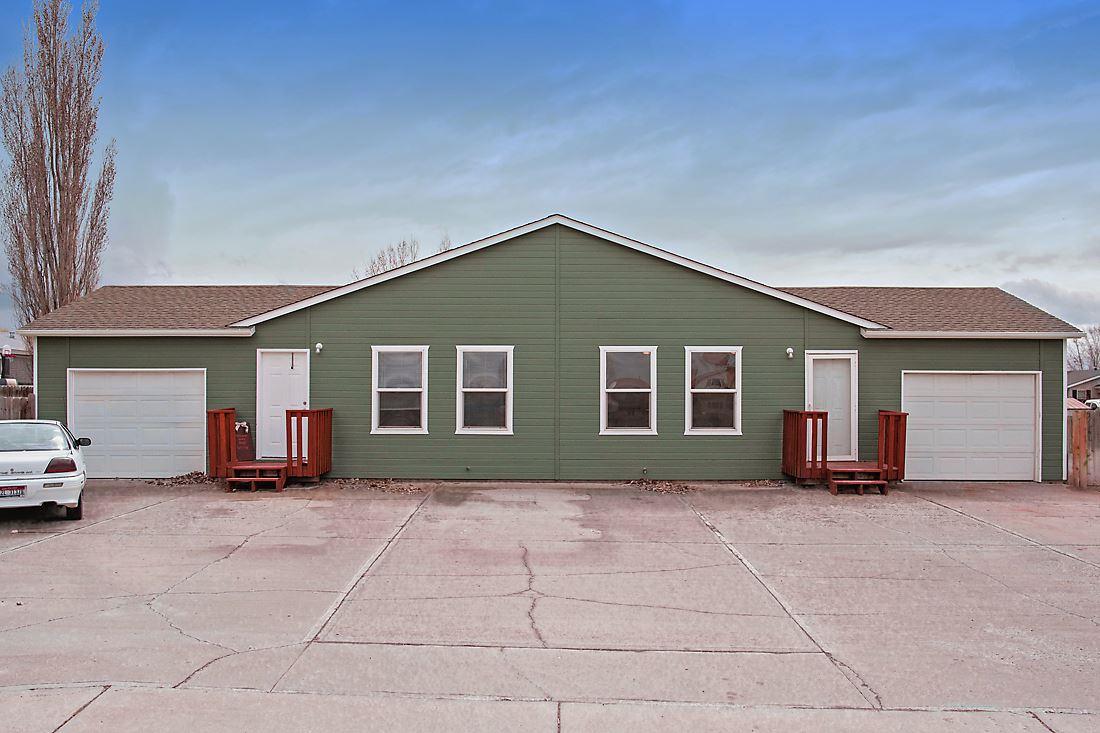 1605 Midway St - Photo 1