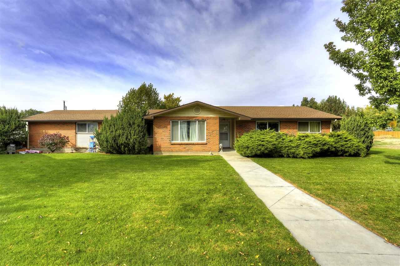 1065 Mustang St - Photo 1