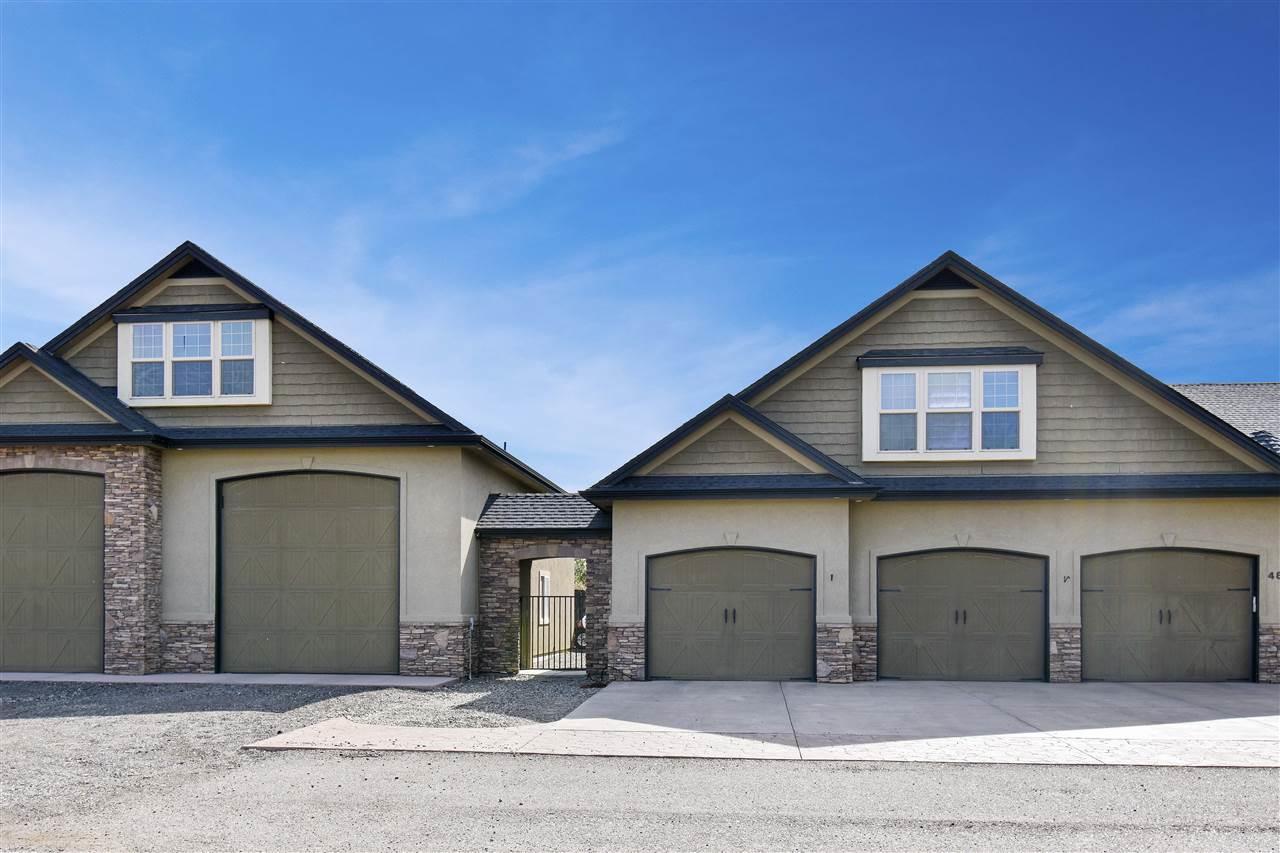 486 Sunridge Drive - Photo 1