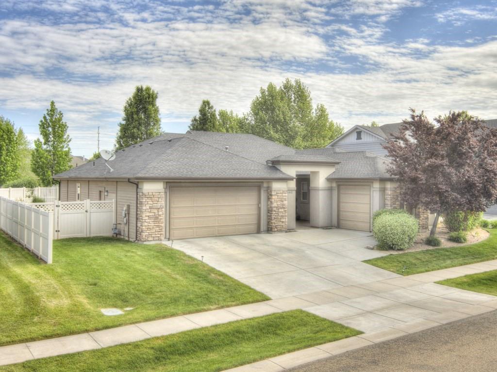 1862 W Pachino - Photo 1