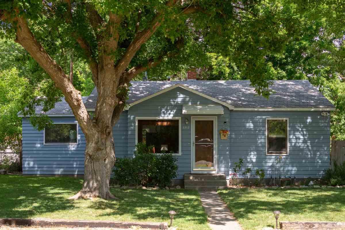 3312 33RD - Photo 1