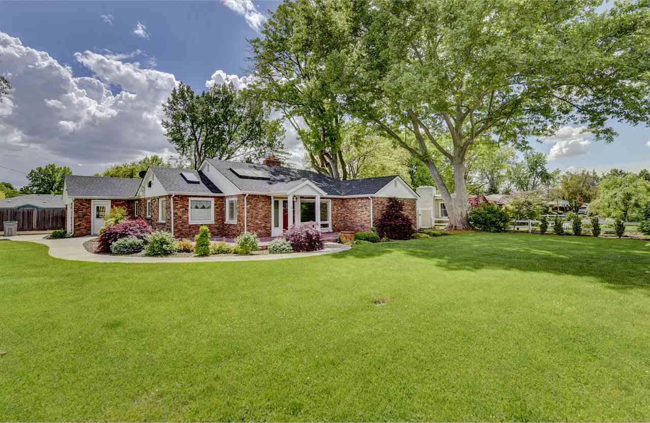 3181 Mountain View Drive - Photo 1