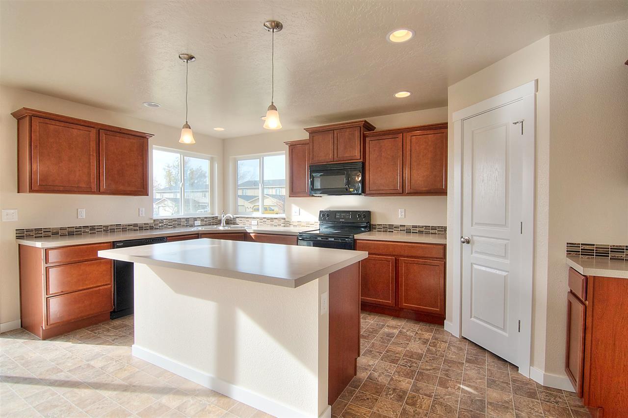 3353 Grayson St. - Photo 1