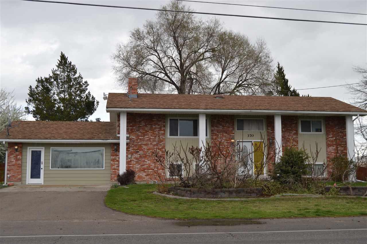 370 Linder - Photo 1