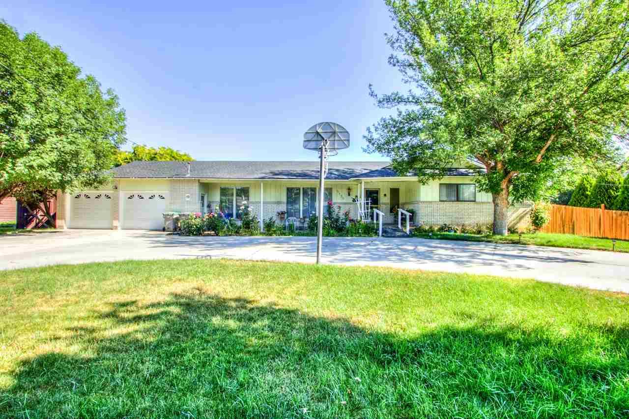 9030 Sunflower Ln - Photo 1