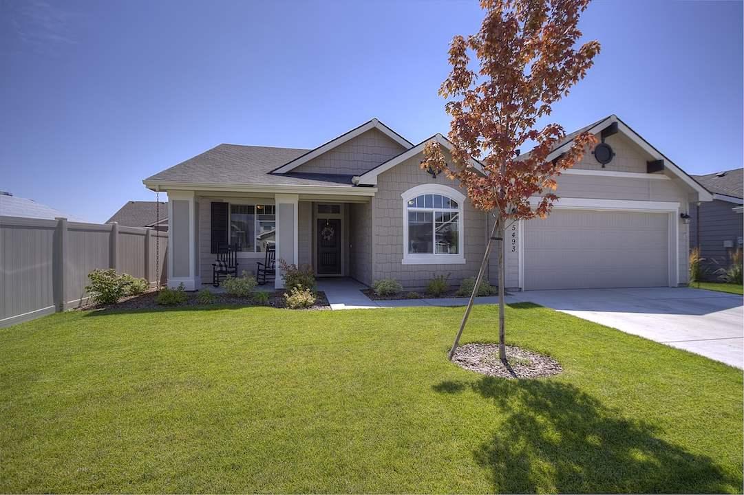 5493 Los Flores St - Photo 1