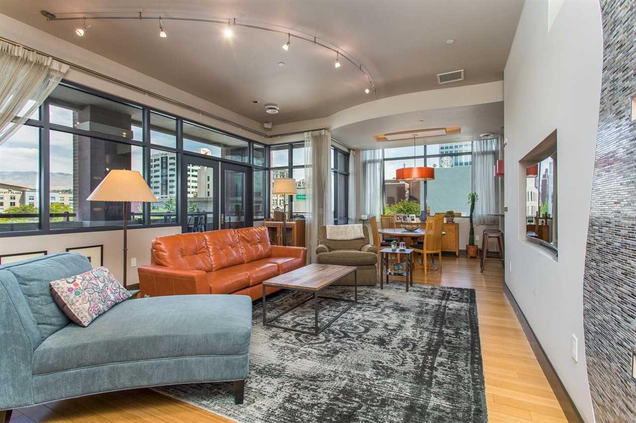 1112 Main Street - Photo 1