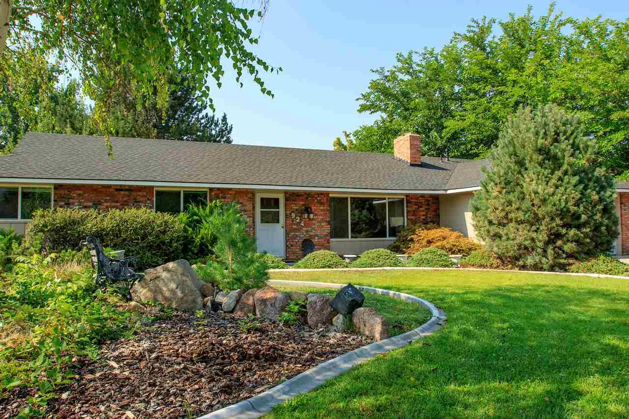 924 Glen Eagle Drive - Photo 1