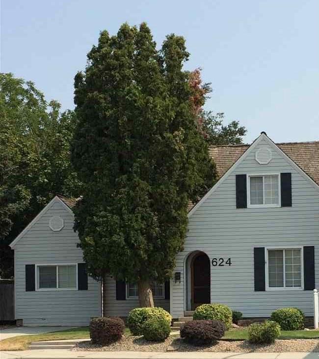 624 16th - Photo 1
