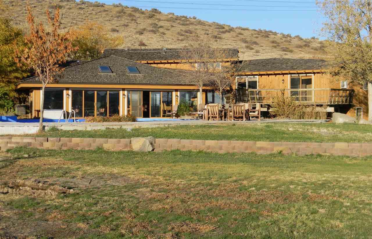 1061 Clover Creek Rd - Photo 1
