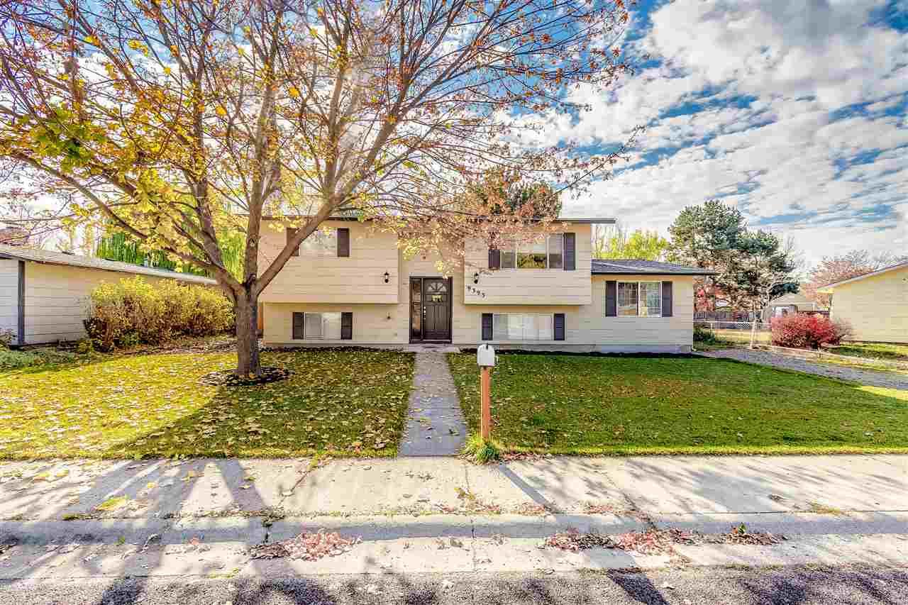 9393 Albany - Photo 1