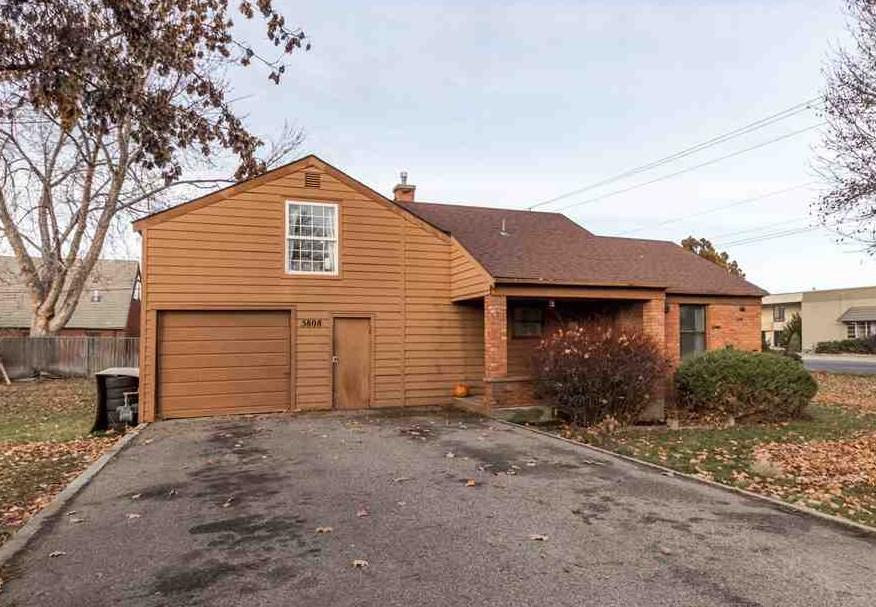 5808 Clinton St - Photo 1