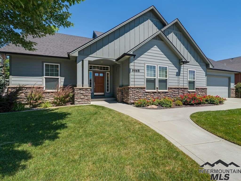 9668 Pembridge Dr. - Photo 1