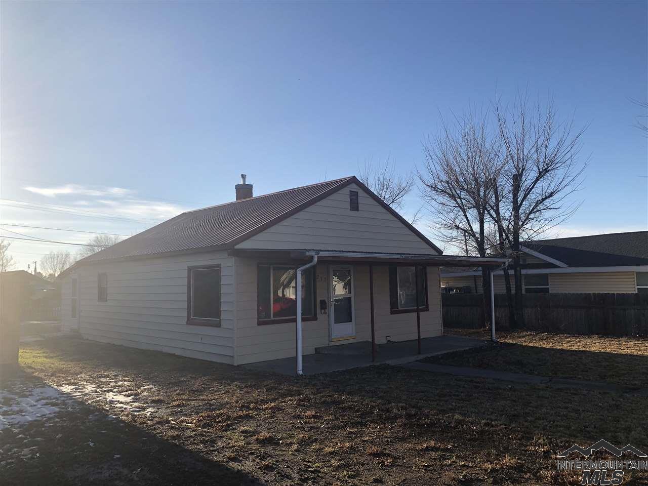 217 13th Ave - Photo 1