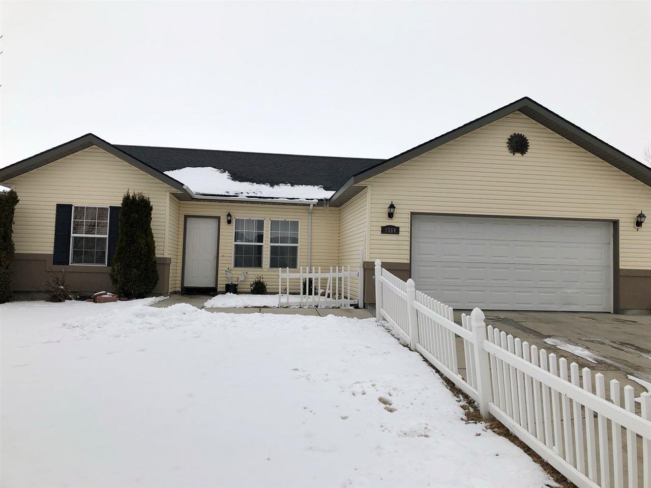 1564 Vista Drive - Photo 1