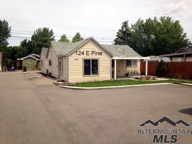 124 Pine - Photo 1