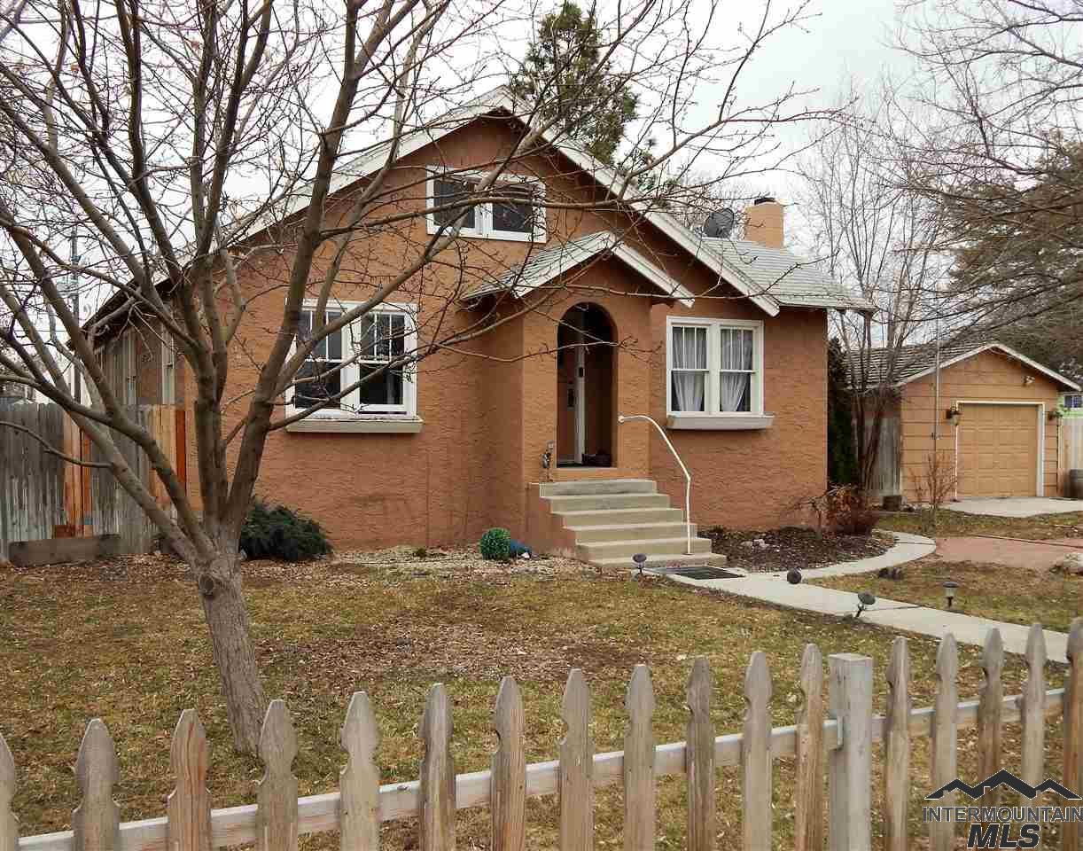 361 4th St - Photo 1