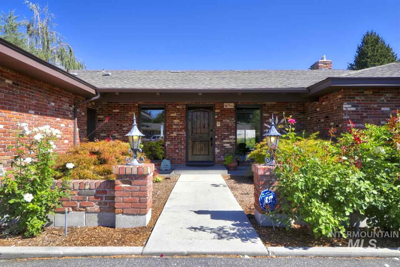 3602 W. Hillcrest Dr. - Photo 1